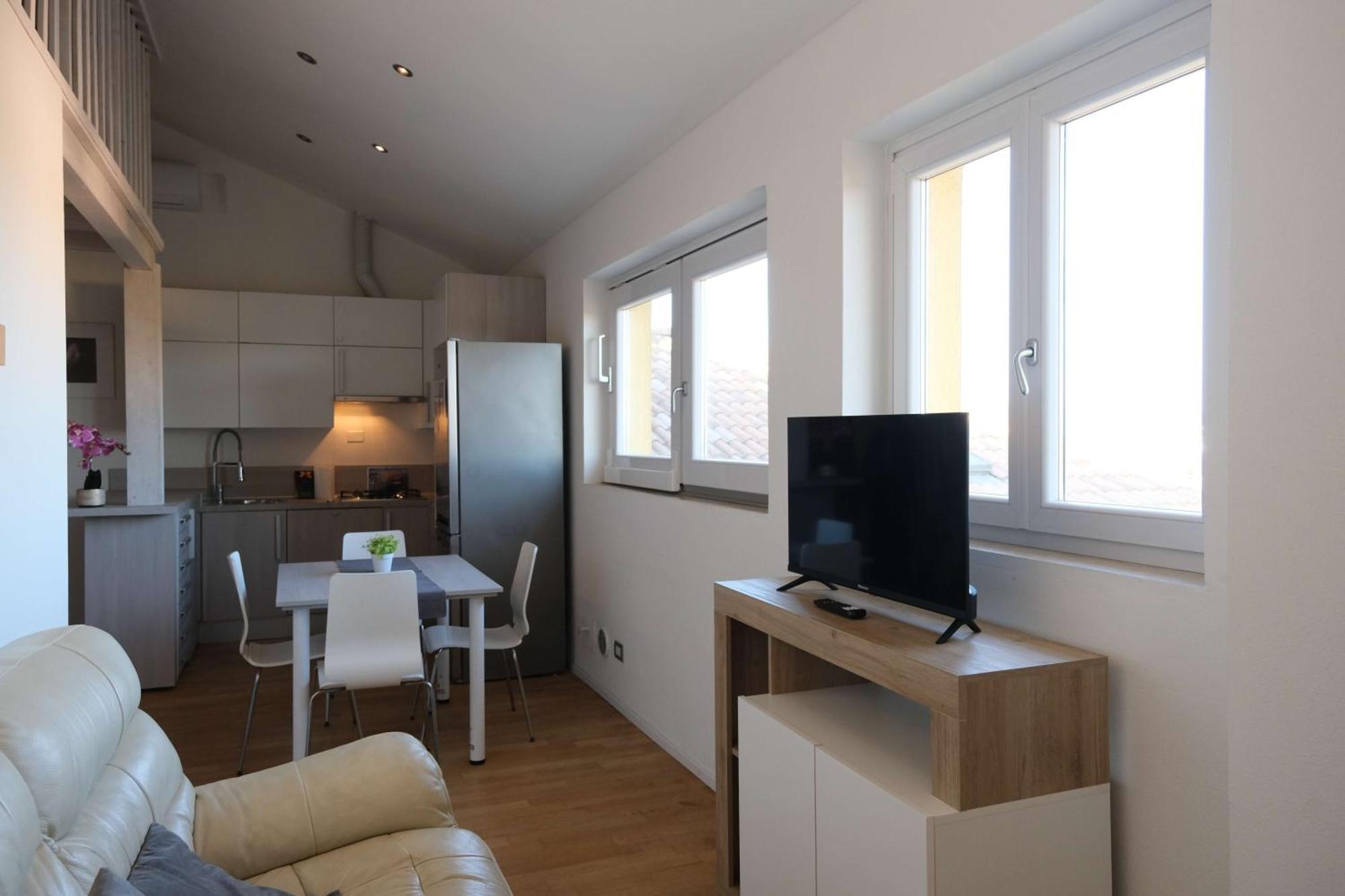 Case Vr Holiday Attico Di Lino เวโรนา ภายนอก รูปภาพ